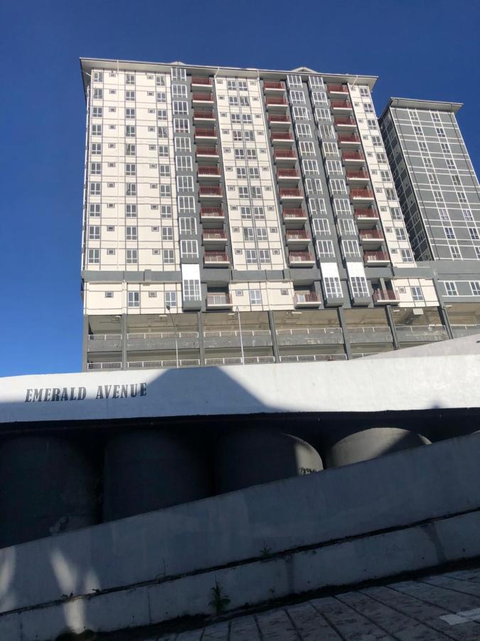 Ramadhina Eagle Eye View Home2Stay Emerald Avenue 브린창 외부 사진